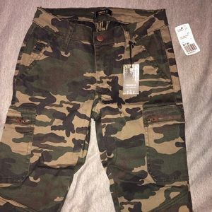 Women’s Skinny Camouflage Pants / US size 24